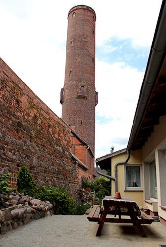 Pension Am Schrotturm Bed & Breakfast Tangermünde Esterno foto